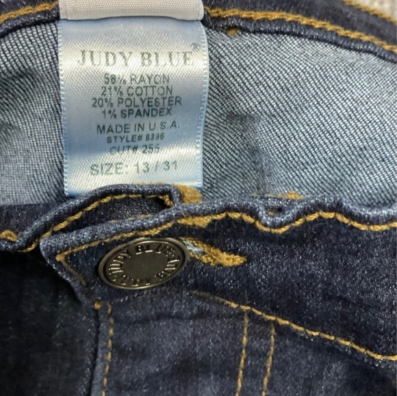Judy Blue Jeans Womens Size 13/31 Blue Denim Flare Dark Wash Raw Hem - Picture 6 of 8